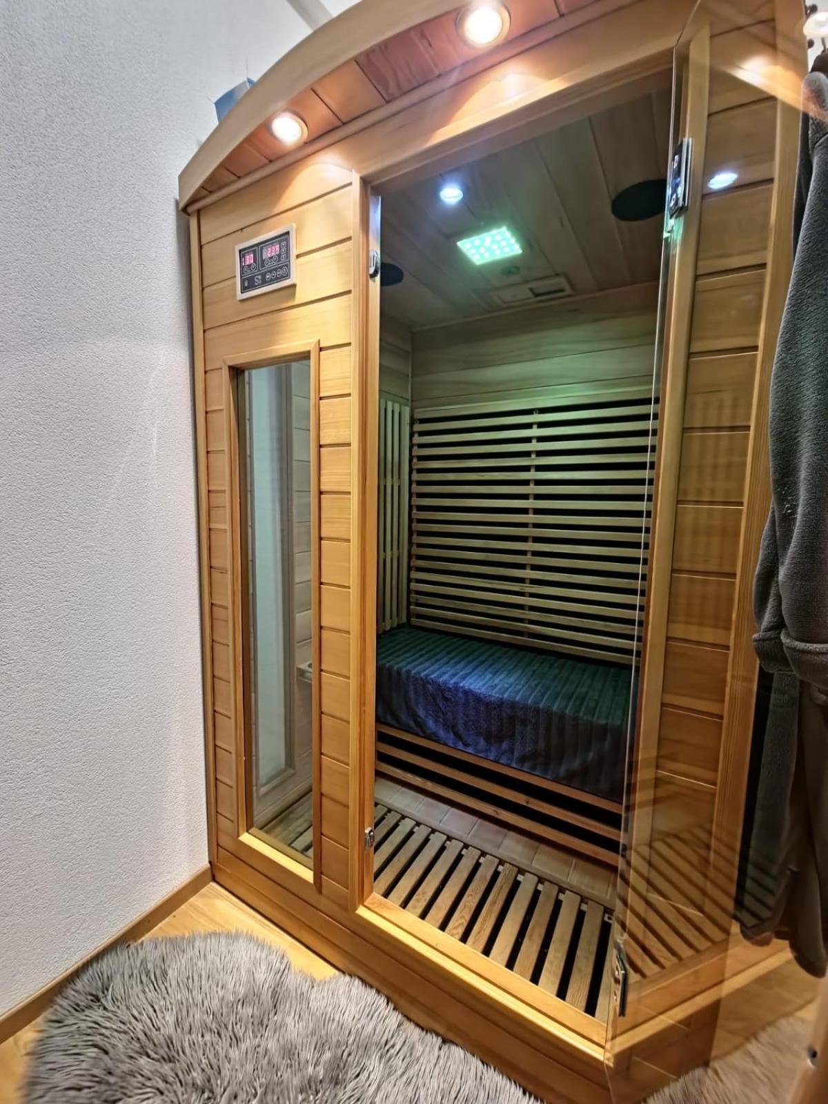 Sauna, Atomium, Expo Brussels, Stadium Roi Baudoin, Kinepolis, Planetarium, Centre Ville Bruksela Zewnętrze zdjęcie